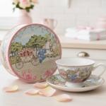 كوب شاي روميو وجوليت مع صحن